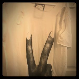 DISTRESSED VINTAGE PEACE SIGN WHITE TEE.